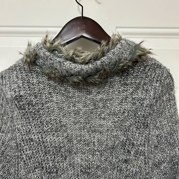 Midi Waterfall Gray Cardigan Faux Fur Laced Trim - Picture 13 of 14